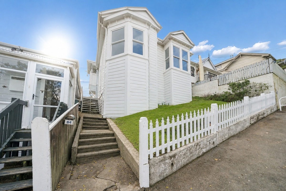 64 Herald Street, Berhampore, Wellington - Carousel 1