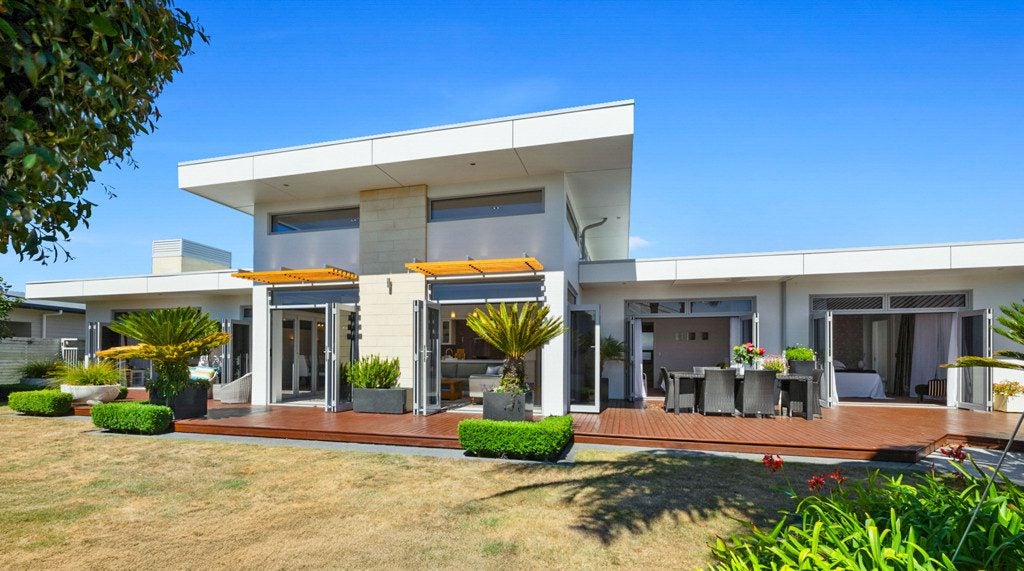 3 St Andrews Parkway, Waiwhakaiho, New Plymouth - Carousel 1