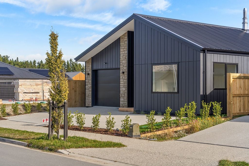 36 Gillespie Street, LAKE HAWEA - Carousel 18