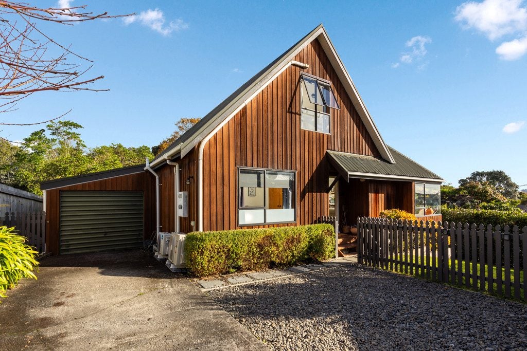 32B Marsden Avenue, Mount Eden, Auckland - Carousel 1