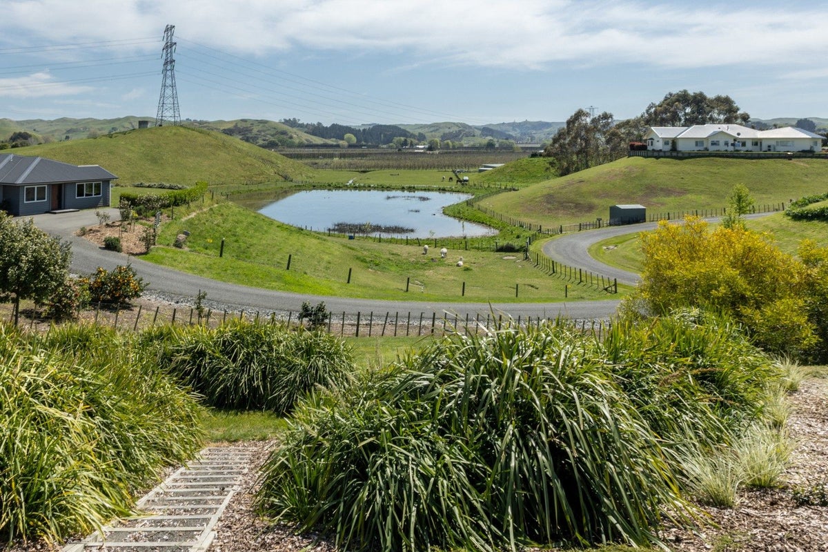 22 Penrith Road, Poraiti, Napier - Carousel 22