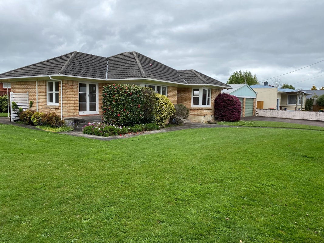 13 Coldwell Place, Chartwell, Hamilton - Carousel 2