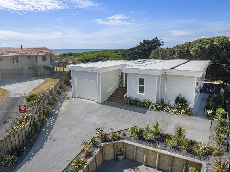 10 Mariri Place, Waitarere Beach, Levin - Carousel 2