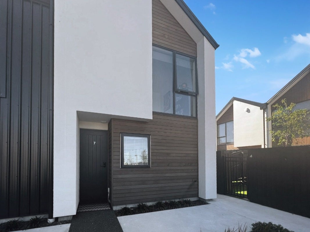 7/27 New Brighton Road, Shirley, Christchurch - Carousel 1