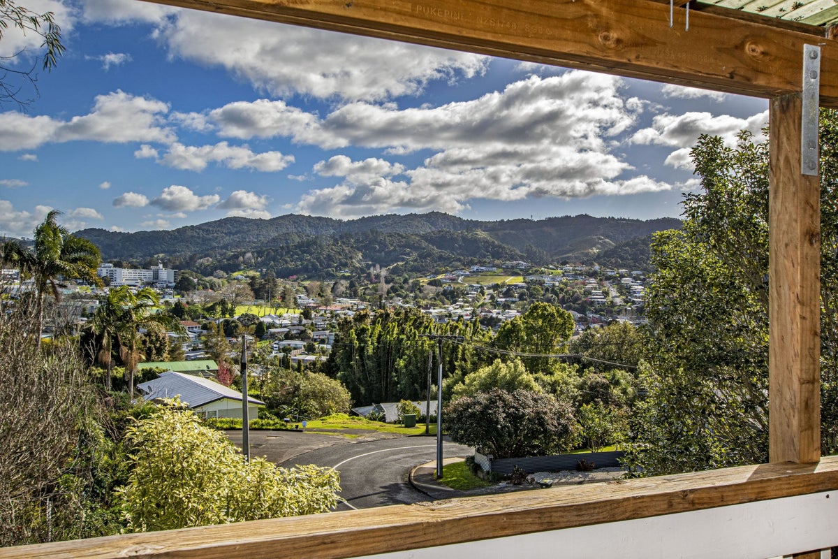 53 Hilltop Avenue, Morningside, Whangarei - Carousel 2