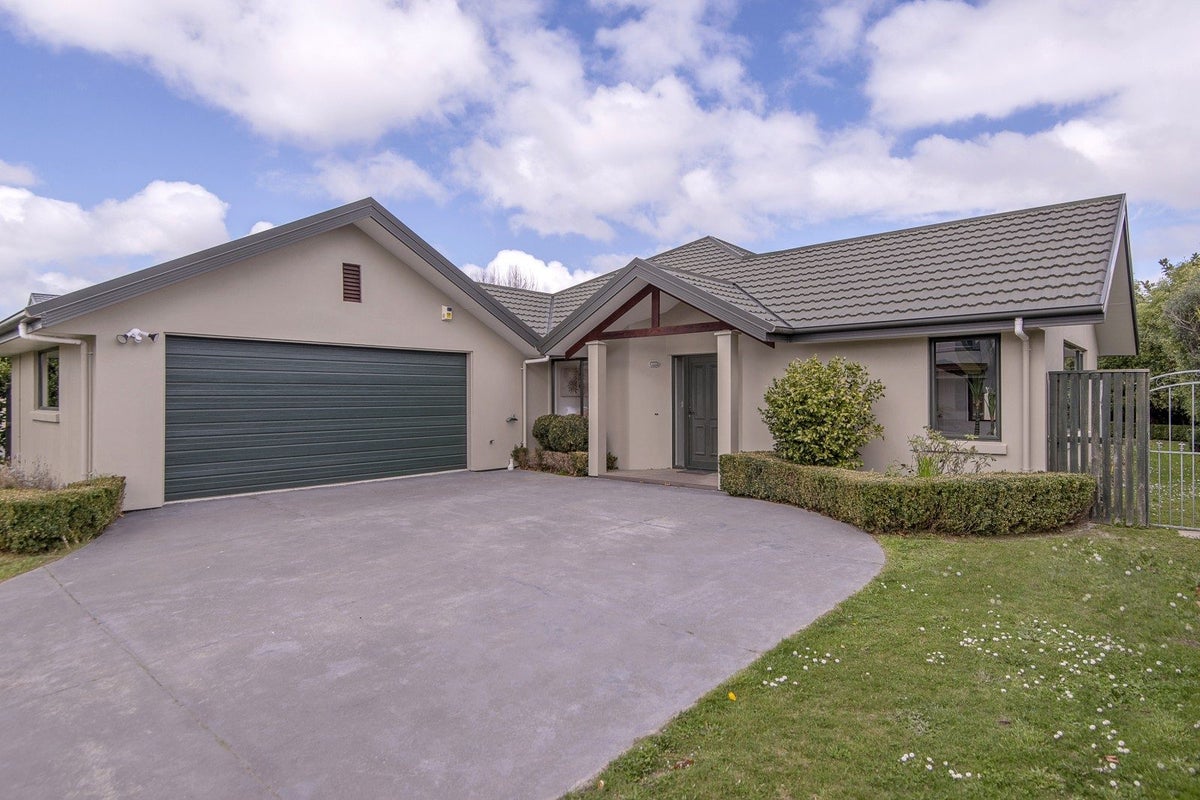 3 Breton Close, Northwood, Christchurch - Carousel 1
