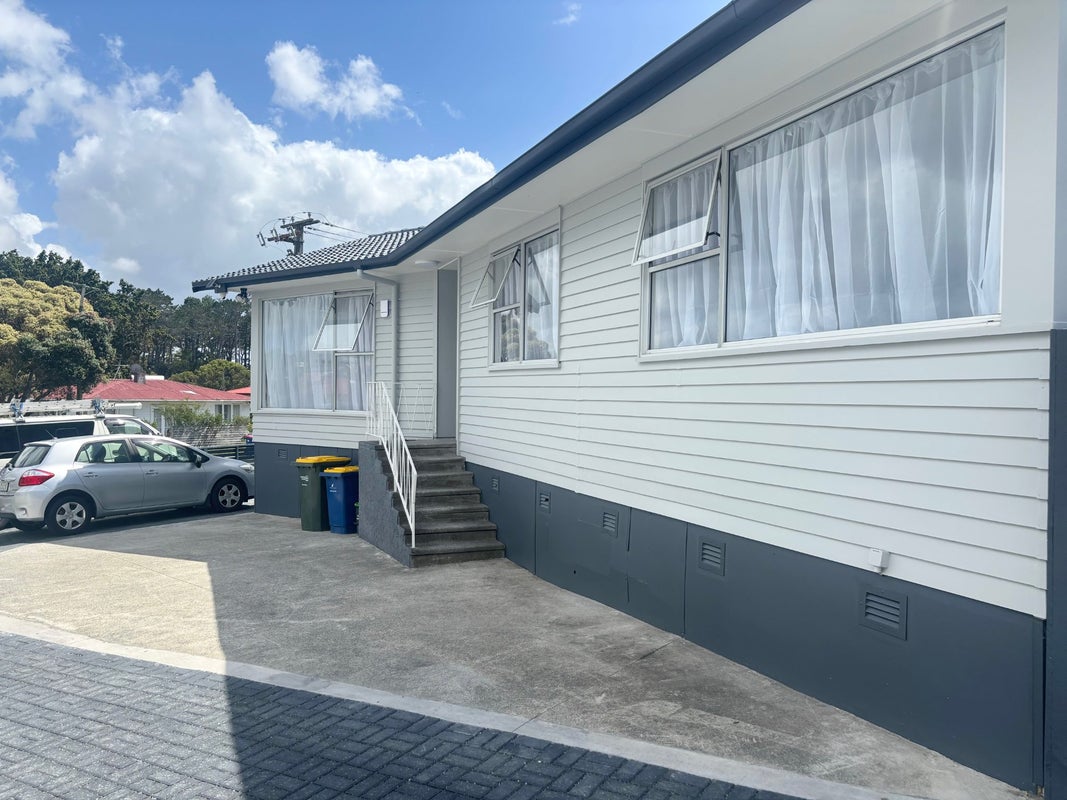 80 Farquhar Road, Glendene, Auckland - Carousel 2