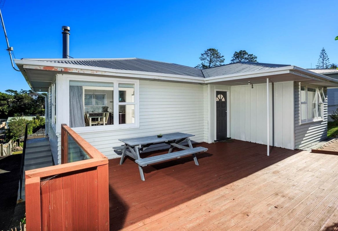 598 Glenfield Road, Bayview, Auckland - Carousel 2