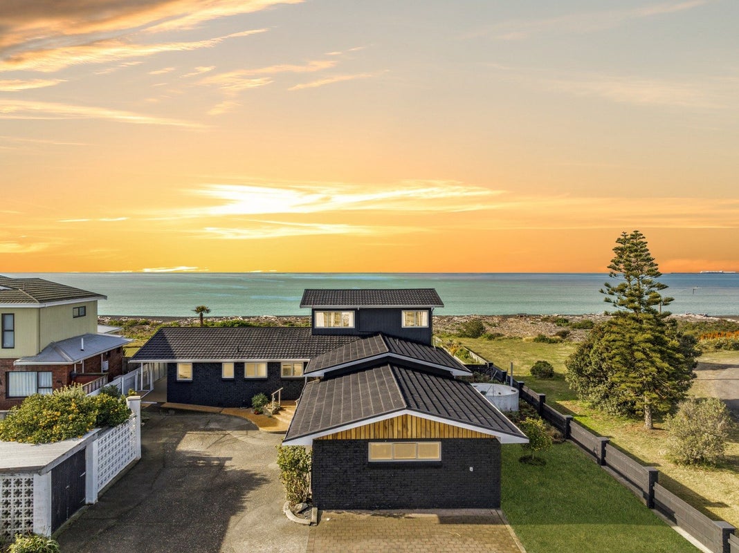 49 Ferguson Street South, Bay View, Napier - Carousel 2