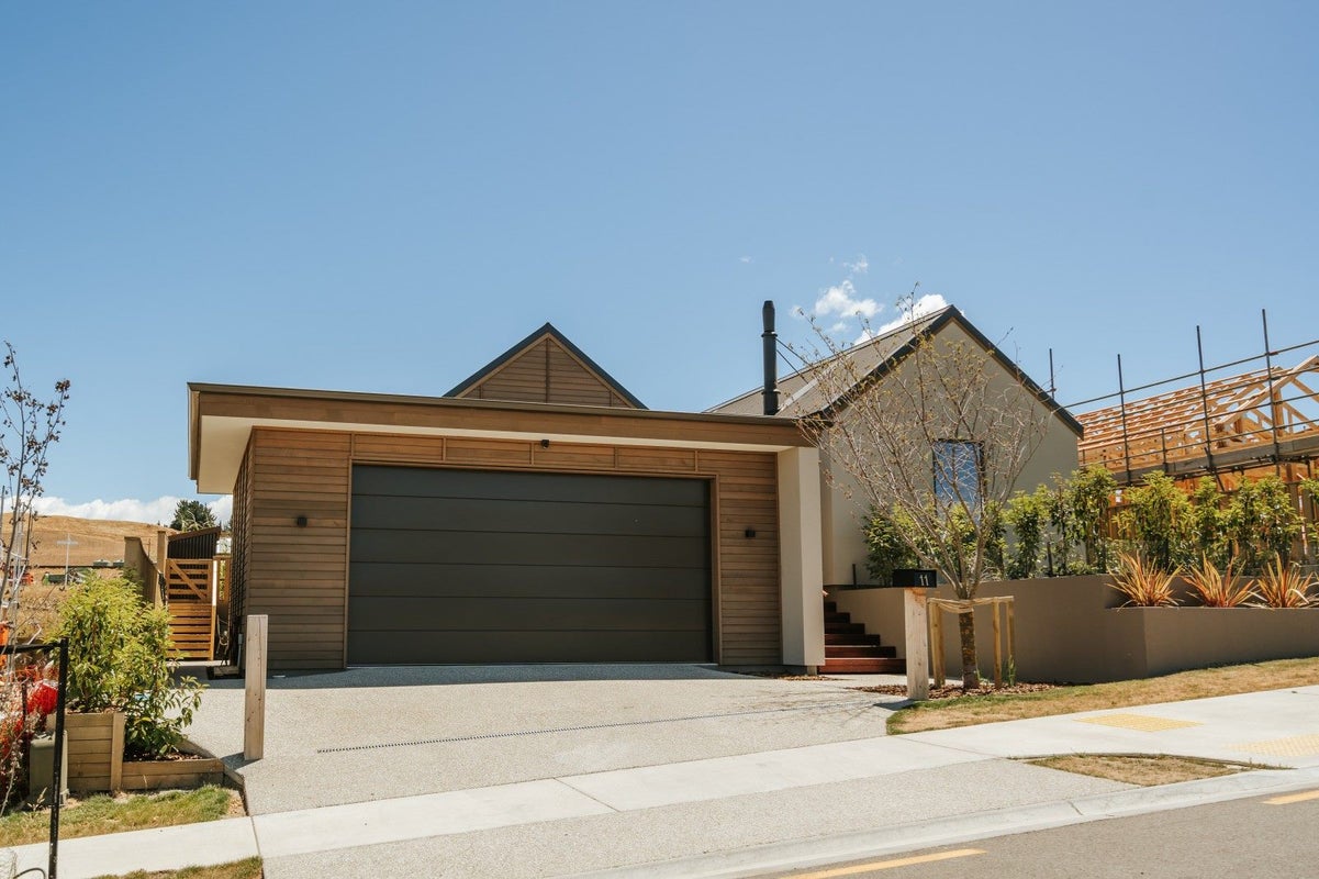 11 Cambrian Street, Wanaka - Carousel 2