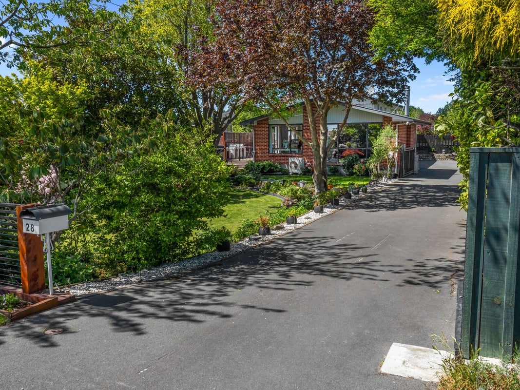 28 Cross Street, Allenton, Ashburton - Carousel 25
