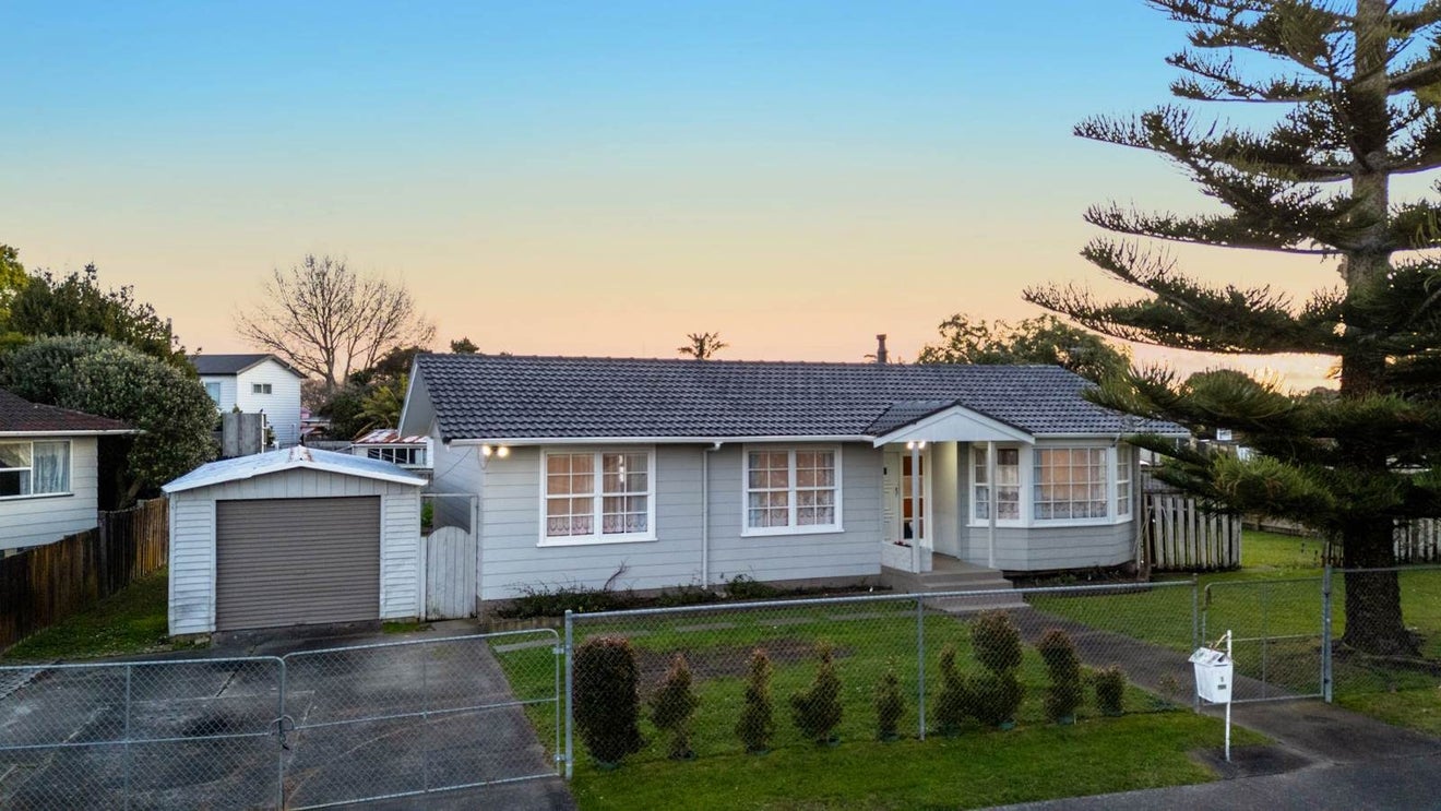 1 Crampton Place, Manurewa, Manukau City, Auckland - Carousel 2