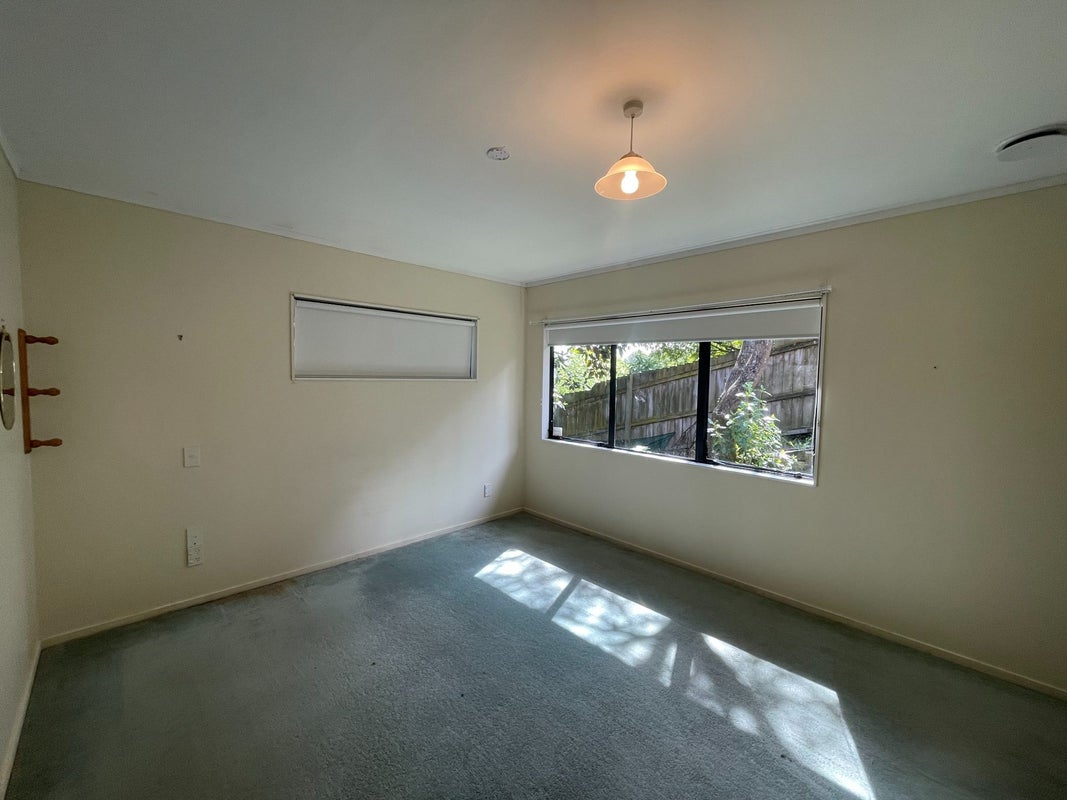 1/15 Jay Court, Botany Downs, Auckland - Carousel 12