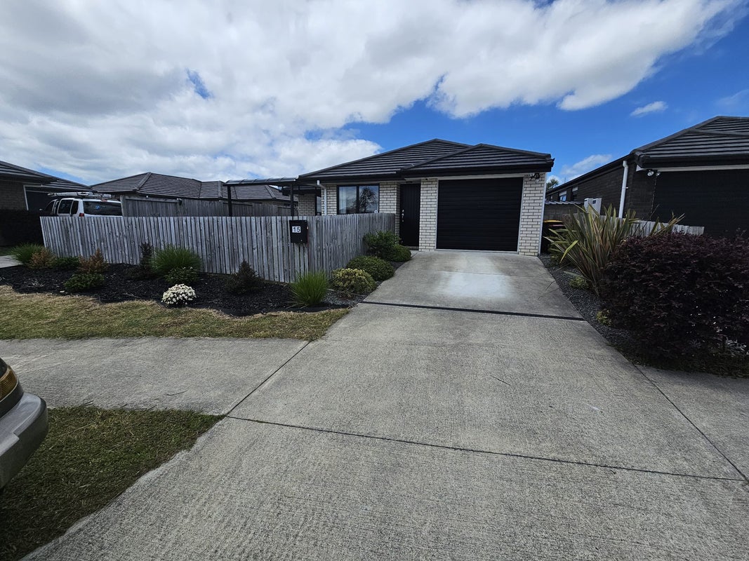 15 Manawaroa Close, Grandview Heights, Hamilton - Carousel 2