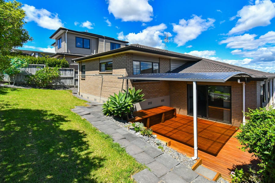 54 Packspur Drive, Flat Bush, Auckland - Carousel 1