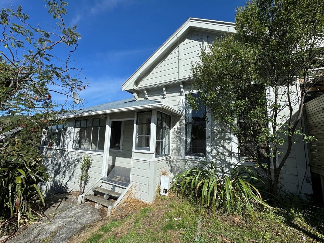 13 Plunket Street, Kelburn, Wellington - Carousel 1