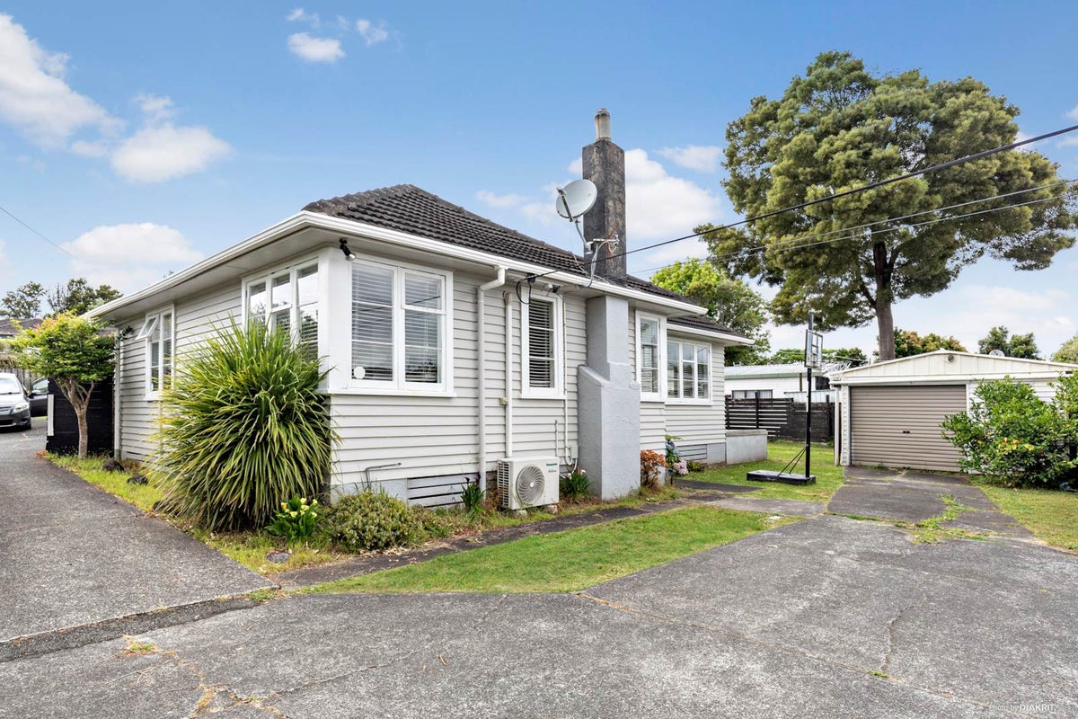 3/21 Sunnyfield Crescent, Glenfield, Auckland - Carousel 1