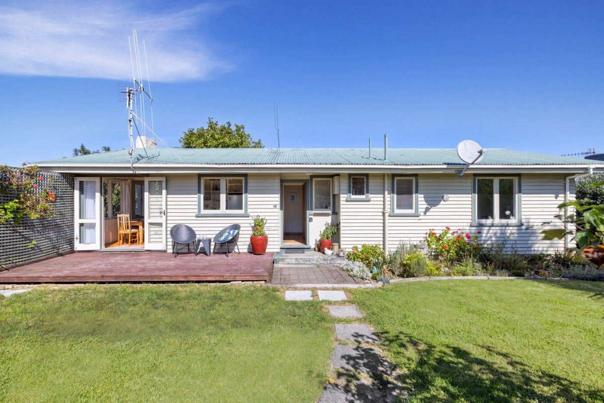 10 Kingswood Road, Brookfield, Tauranga - Carousel 1