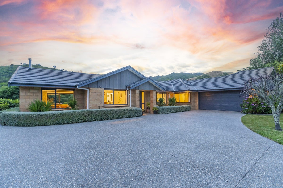 108 Maui Pomare Road, Nikau Valley, Paraparaumu - Carousel 1