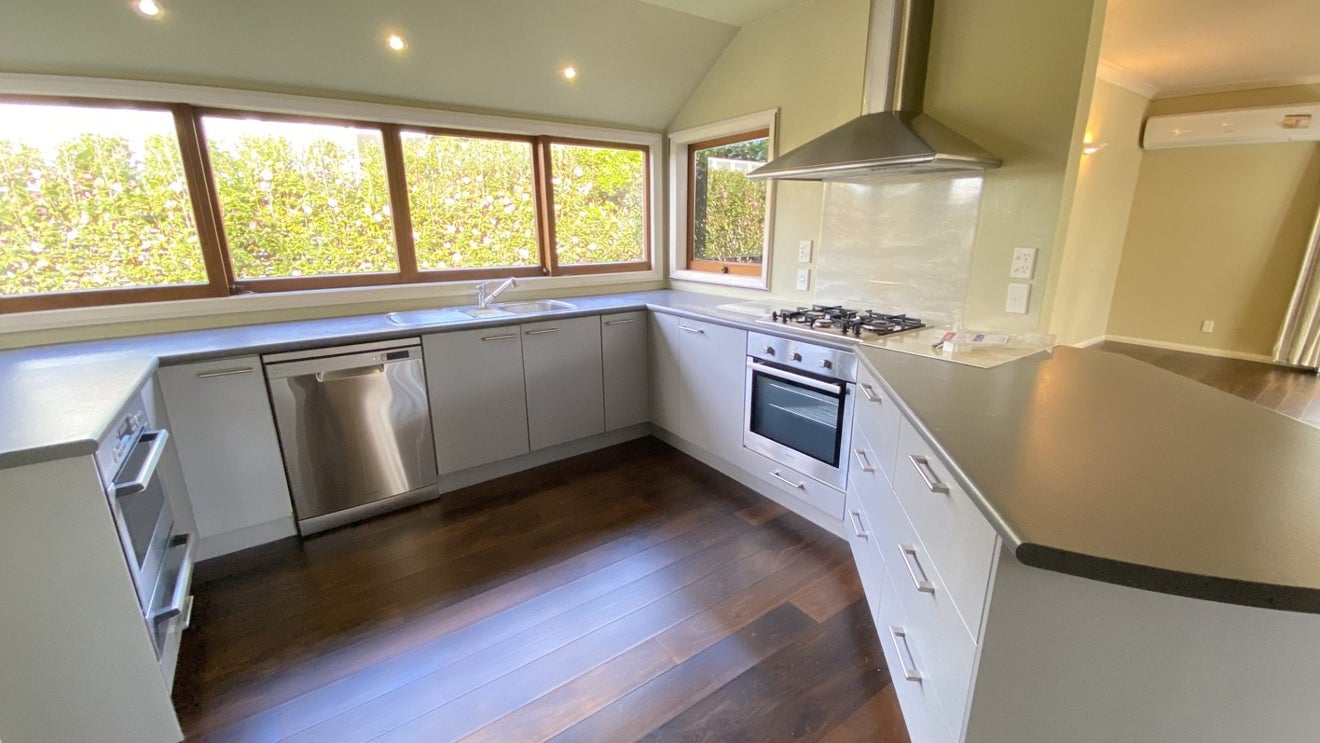90 Te Kawa Road, Greenlane, Auckland - Carousel 2