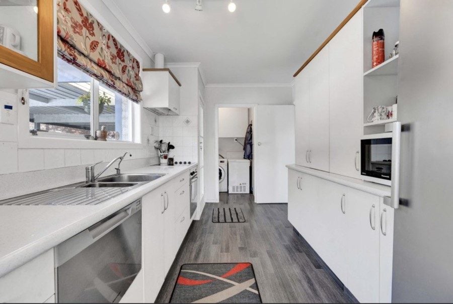 22 Waiwera Place, Merrilands, New Plymouth - Carousel 2
