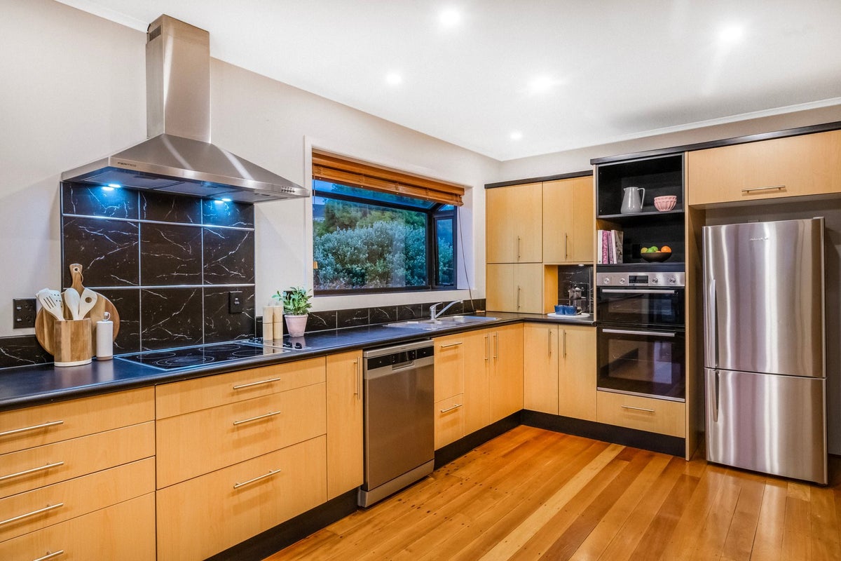 55 Kahu Road, Paremata, Porirua - Carousel 2