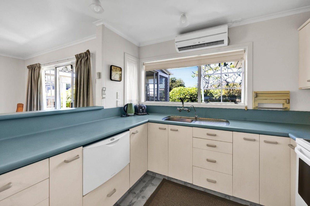 20 Sackville Street, Fitzroy, New Plymouth - Carousel 2