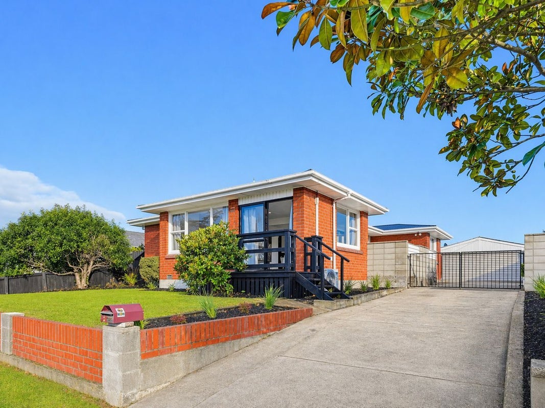 5 Shamrock Place, Halswell, Christchurch - Carousel 1