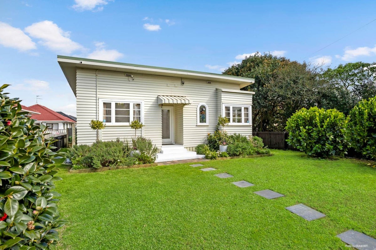 30 Bledisloe Street, Papatoetoe, Auckland - Carousel 1