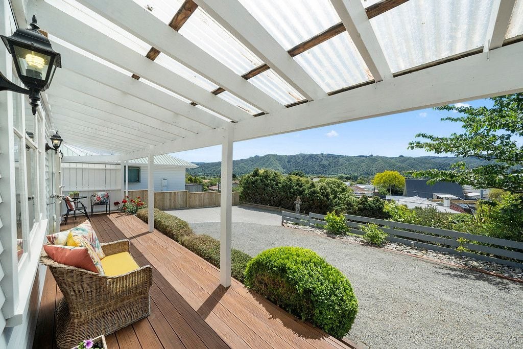 4 Hillside Drive, Maoribank, Upper Hutt - Carousel 2