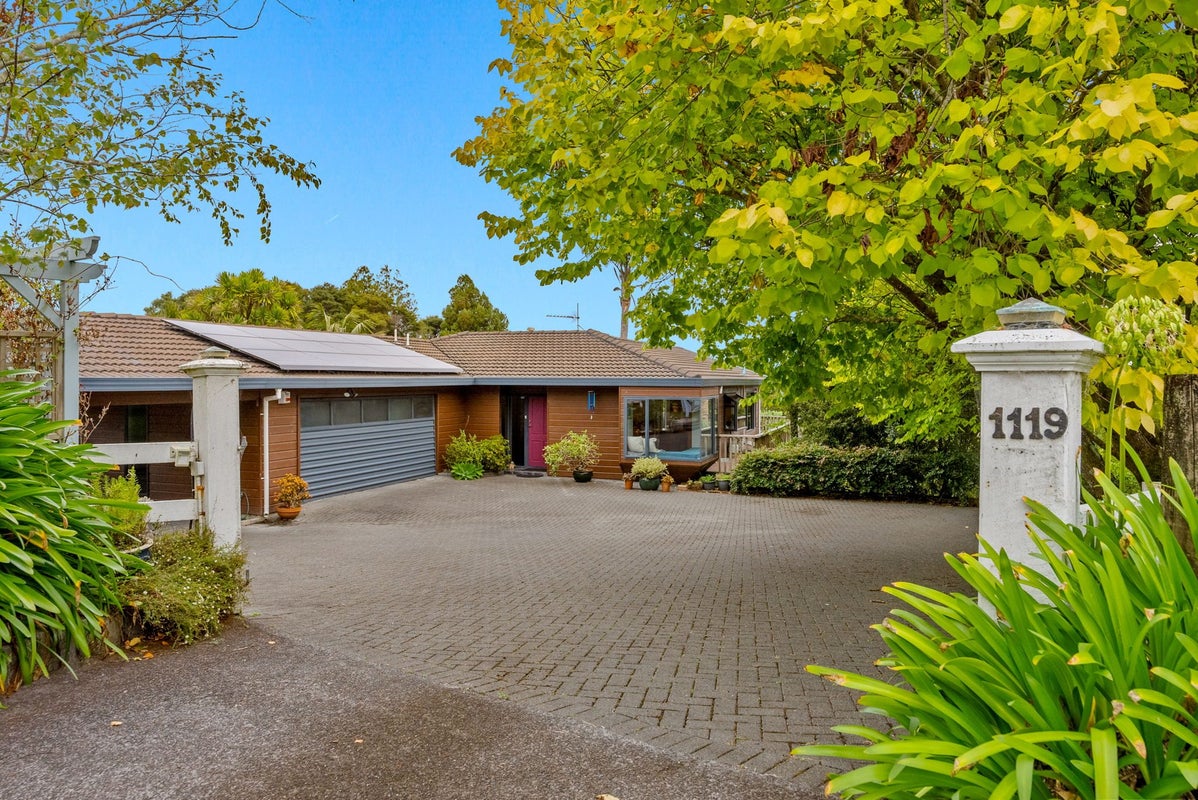 1119 Scenic Drive North, Swanson, Auckland - Carousel 1