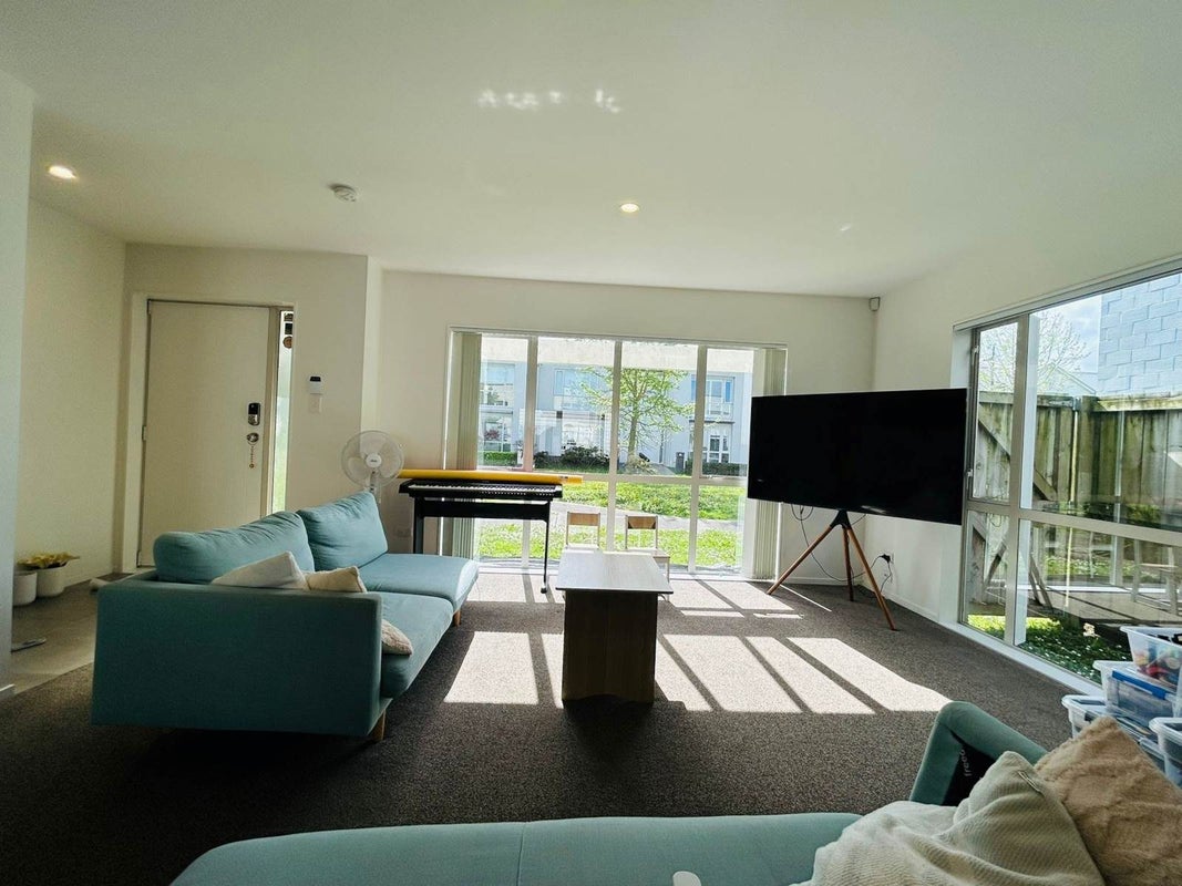 40 Hollowout Street, Takanini, Auckland - Carousel 2