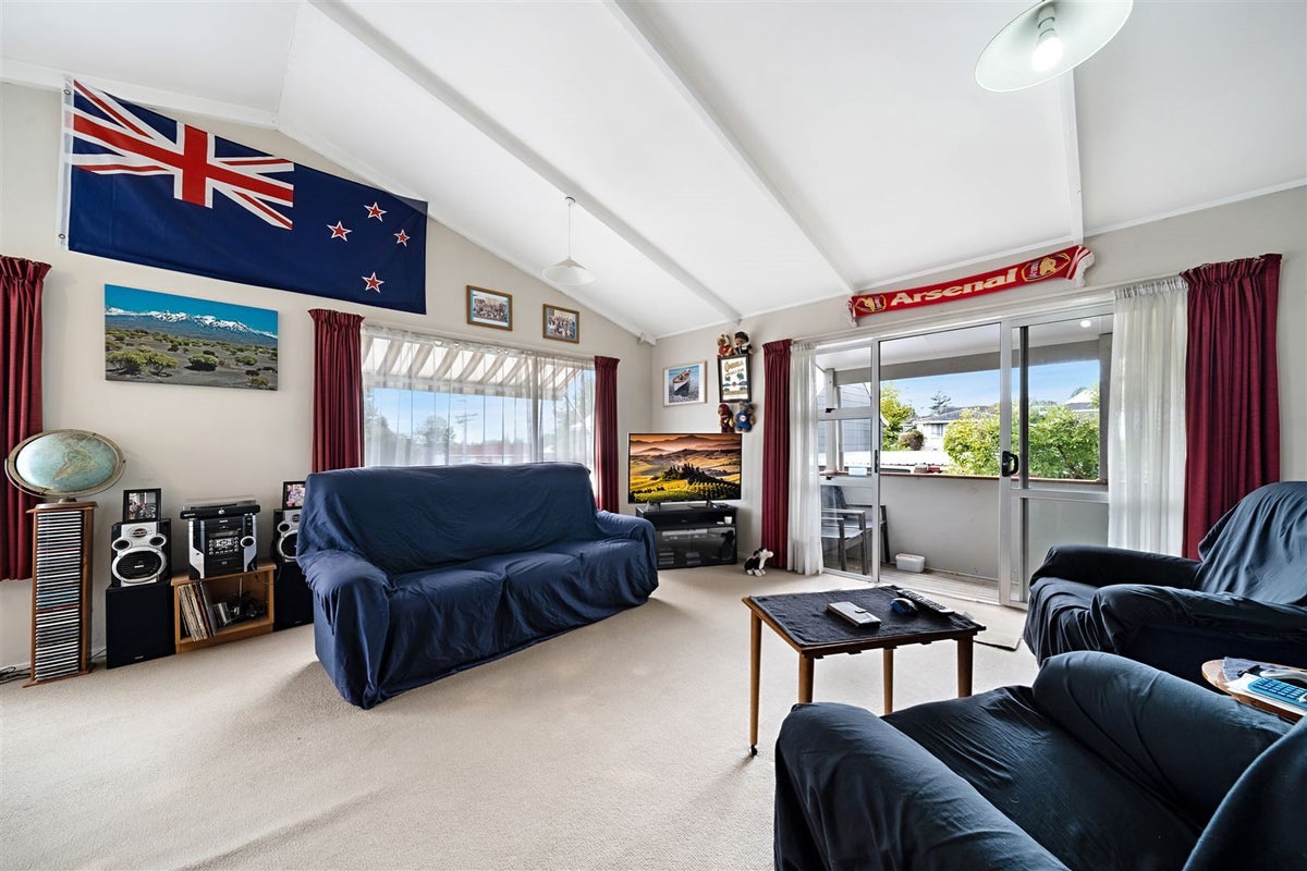 3/1 Pimento Place, New Lynn, Auckland - Carousel 2