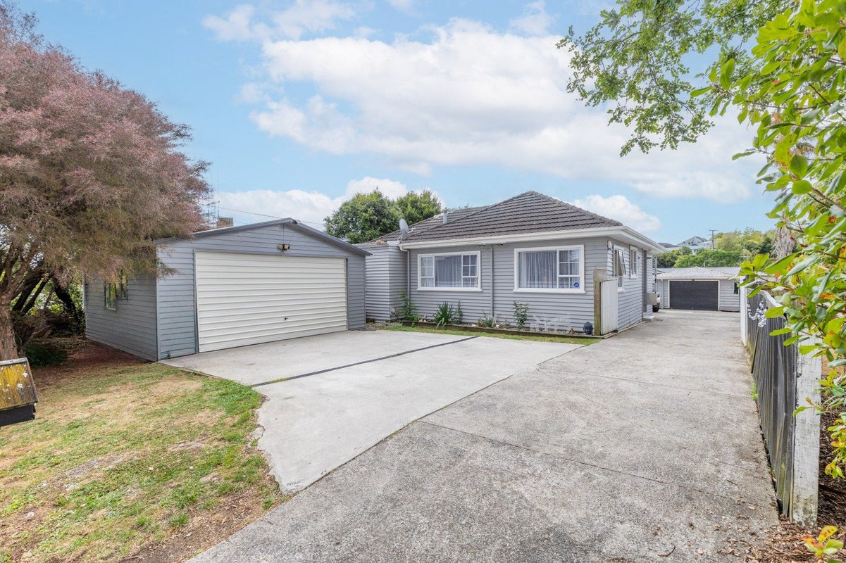 66 Mount View Road, Melville, Hamilton - Carousel 1