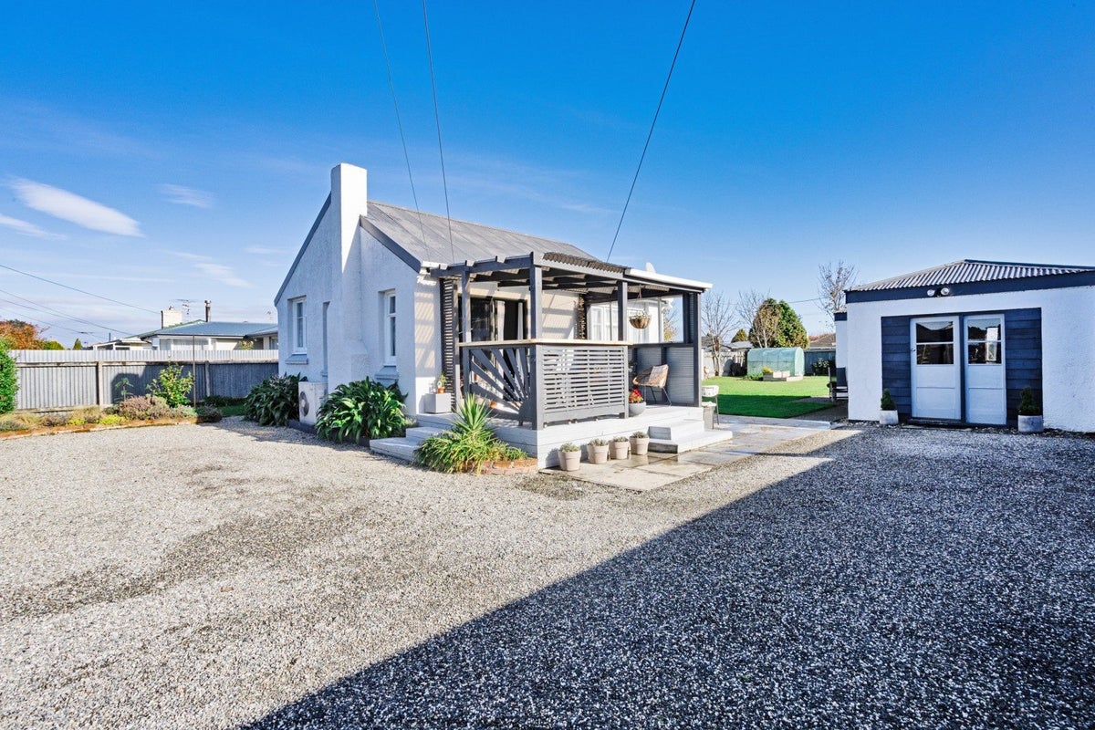 68 Ross Street, Grasmere, Invercargill - Carousel 1