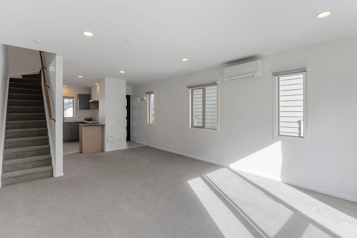 3/6 John Jennings Drive, Oteha, Auckland - Carousel 13