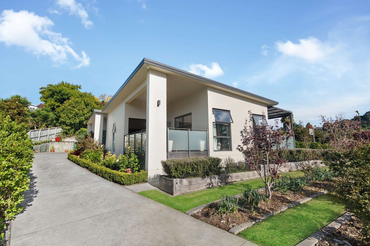 190 Vale Street, Otumoetai, Tauranga - Carousel 2