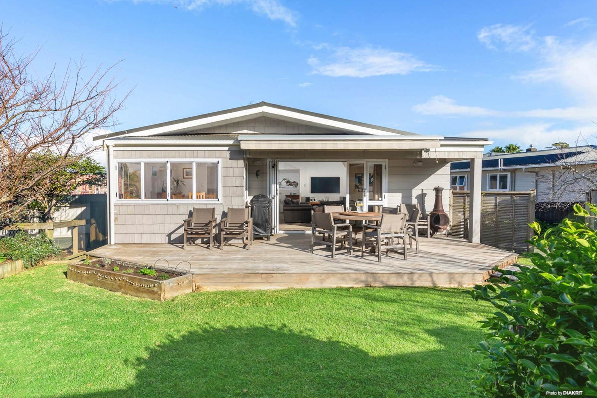 9 Wendover Road, Glendowie, Auckland - Carousel 2