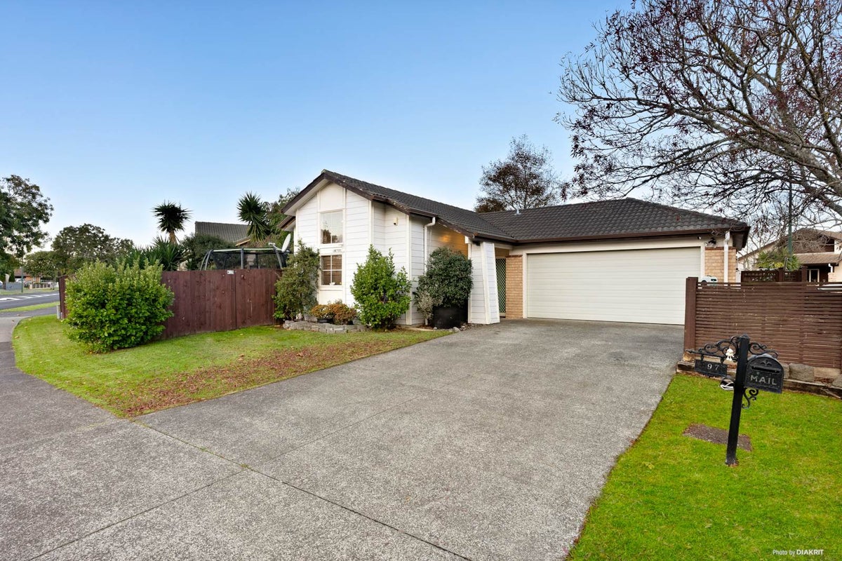 97 Riverton Drive, Randwick Park, Auckland - Carousel 1