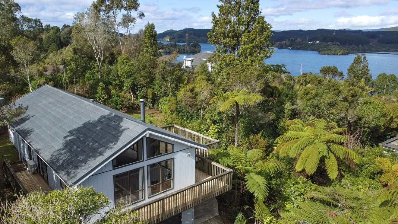 11 Foster Road, Okere Falls - Carousel 12