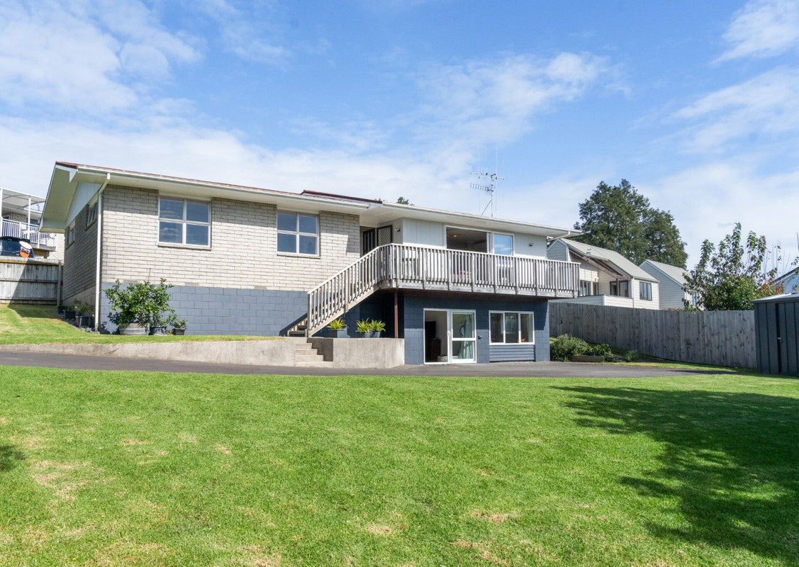 8 Lorna Place, Brookfield, Tauranga - Carousel 1