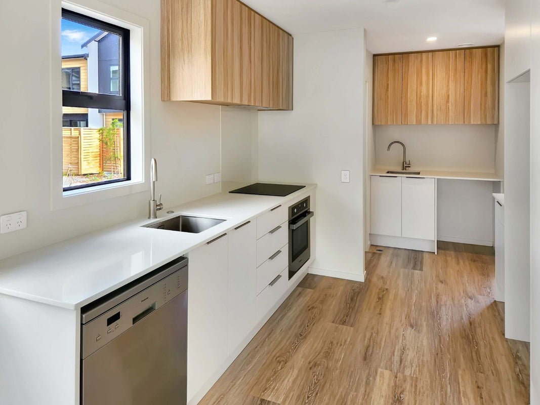 14 Te Ara o Ralph Olsen, Wainuiomata, Lower Hutt - Carousel 2