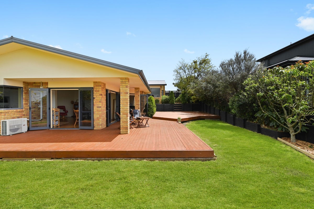 6 Calypso Rise, Flagstaff, Hamilton - Carousel 2