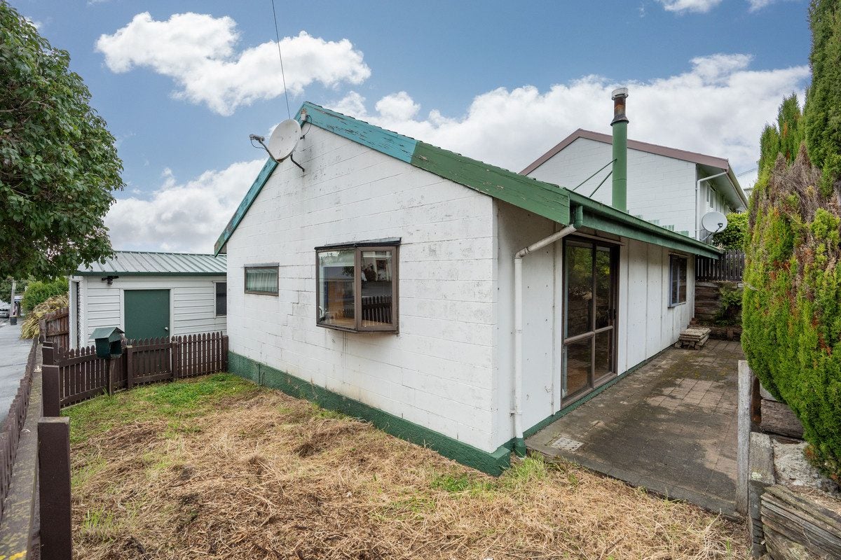 349 South Road, Caversham, Dunedin - Carousel 1