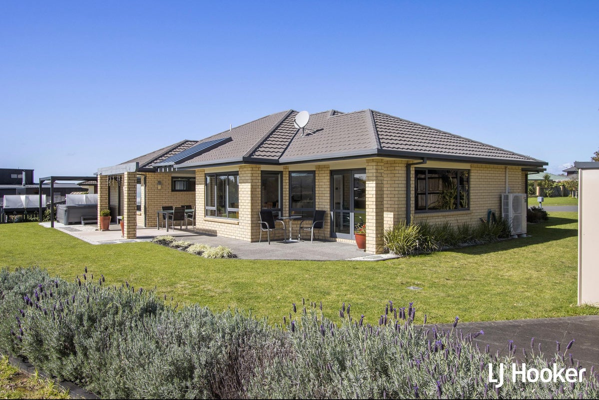 14 Sea Vista, Athenree, Katikati - Carousel 1