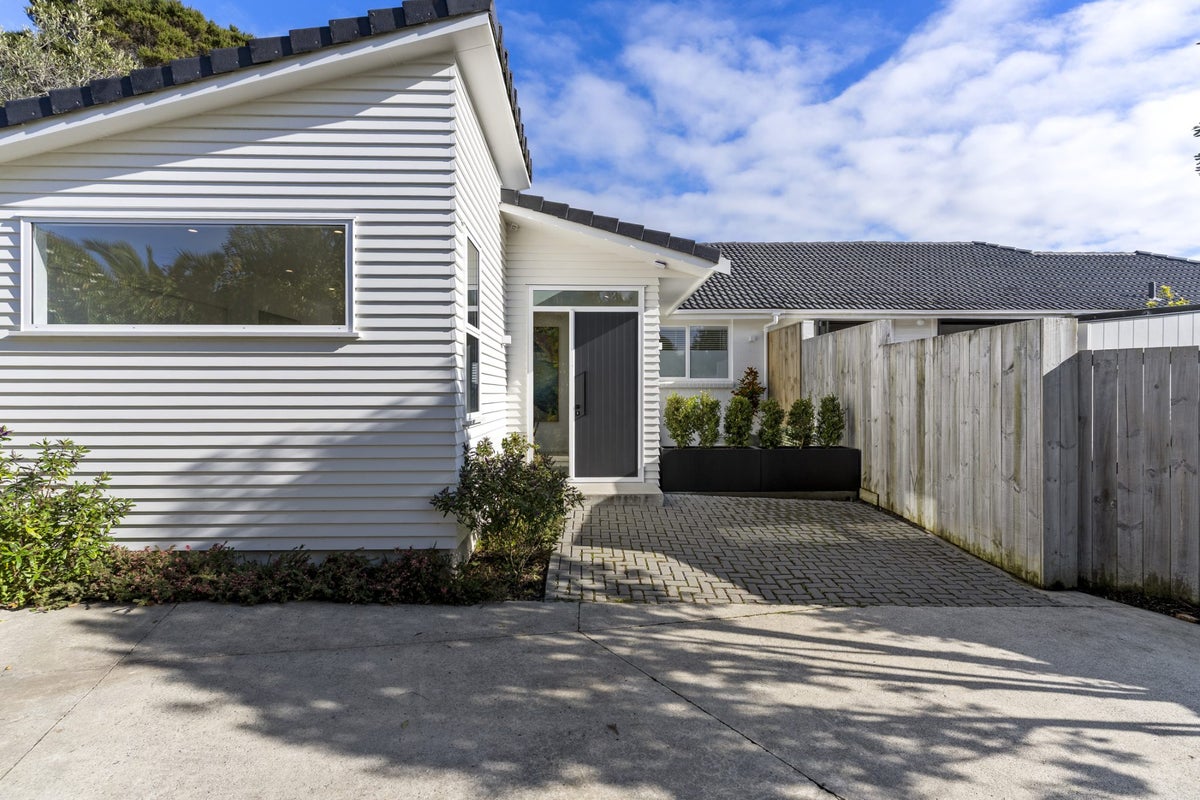 60A Premier AVenue, Point Chevalier, Auckland  - Carousel 1