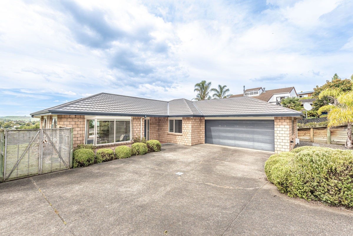 64 Parkdale Drive, Aramoho, Whanganui - Carousel 2