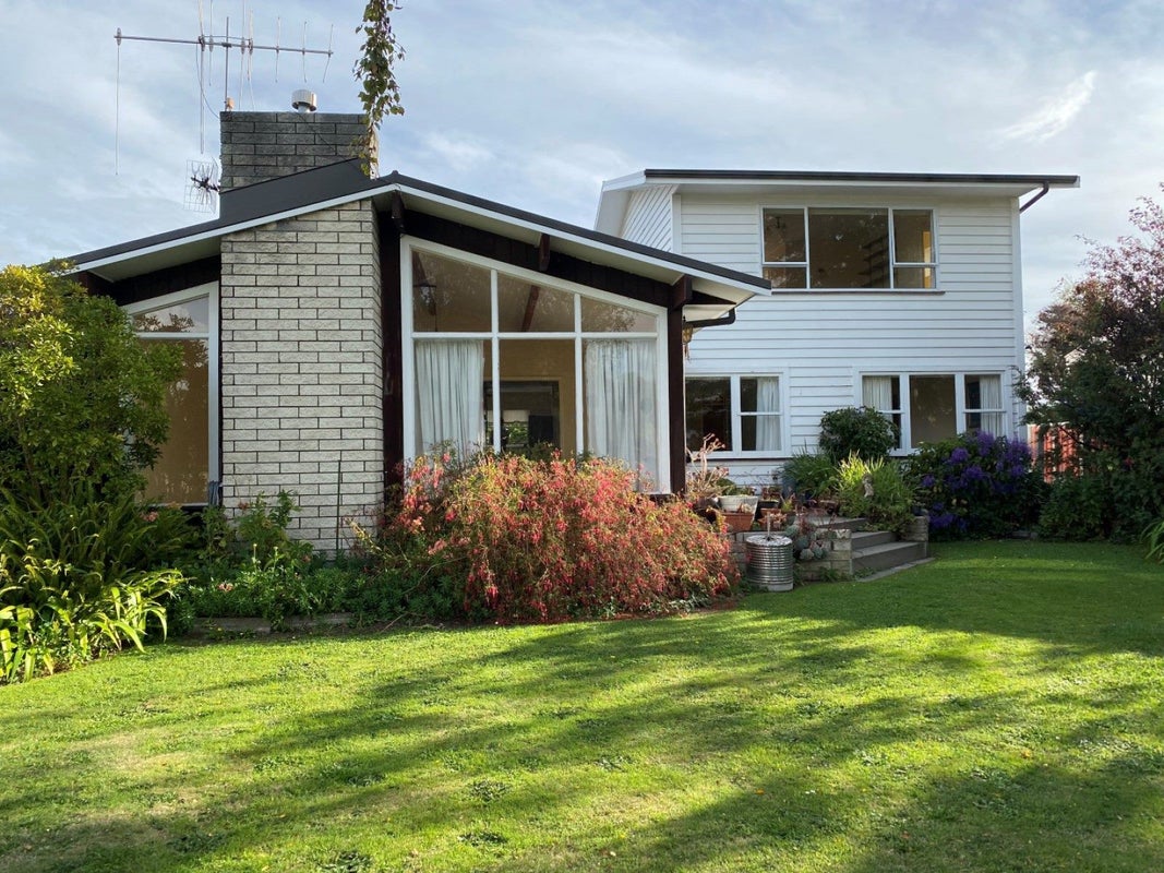 17 Rennie Avenue, Milson, Palmerston North - Carousel 1
