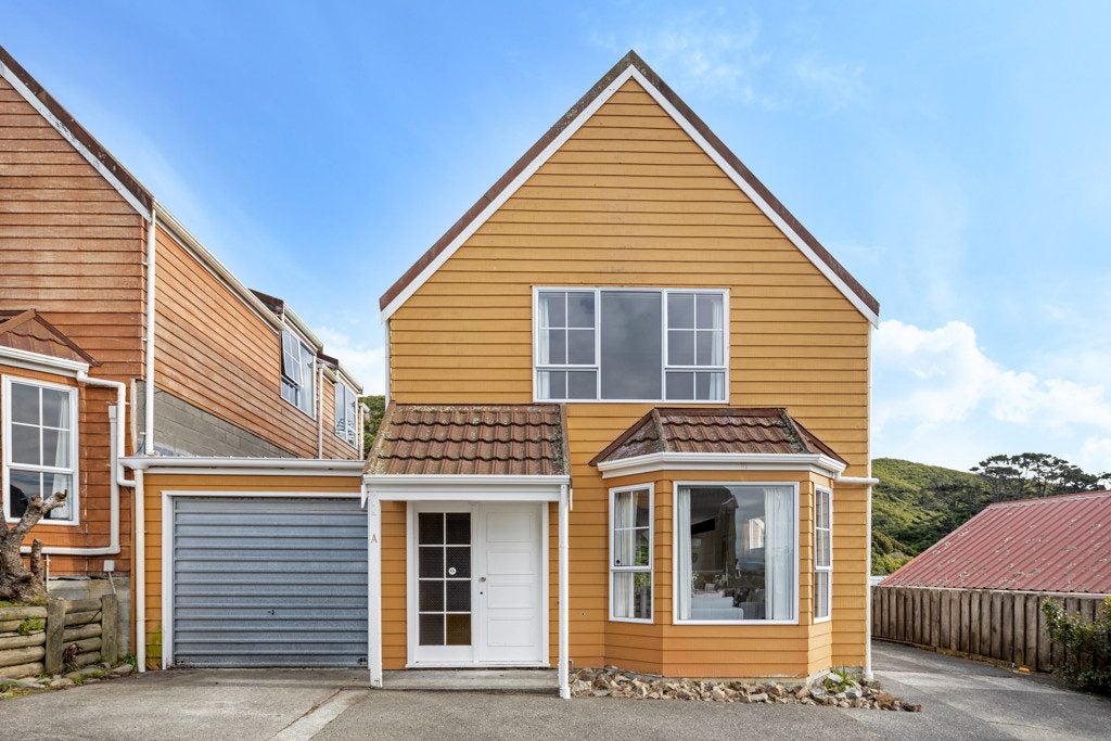 63A Nalanda Crescent, Broadmeadows, Wellington - Carousel 1