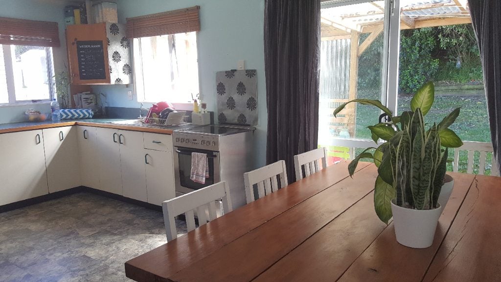 100 Rangituhi Crescent, Takapuwahia, Porirua - Carousel 1